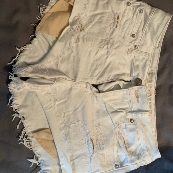 American Eagle High-Waisted Shorts - Picture 2 of 3